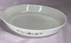 Vintage Dynaware Termocrisa 10 1/4" x 8" x 2" Casserole Dish w/ Daisy Pattern